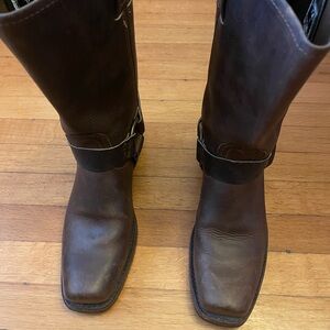 Frye Women’s Harness 12 R brown size 9
